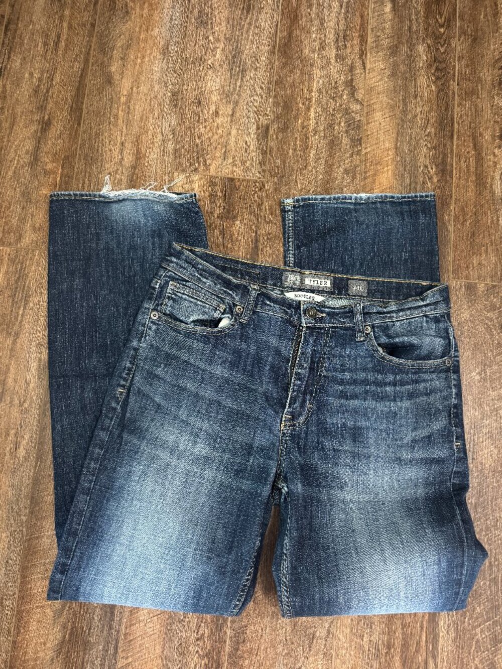 BKE Tyler Bootleg Dark Wash Distressed Denim Jeans Size 34L